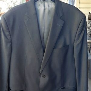 Cremieux suit jacket Size 46R 100% Wool tiny little hole on upper sleeve